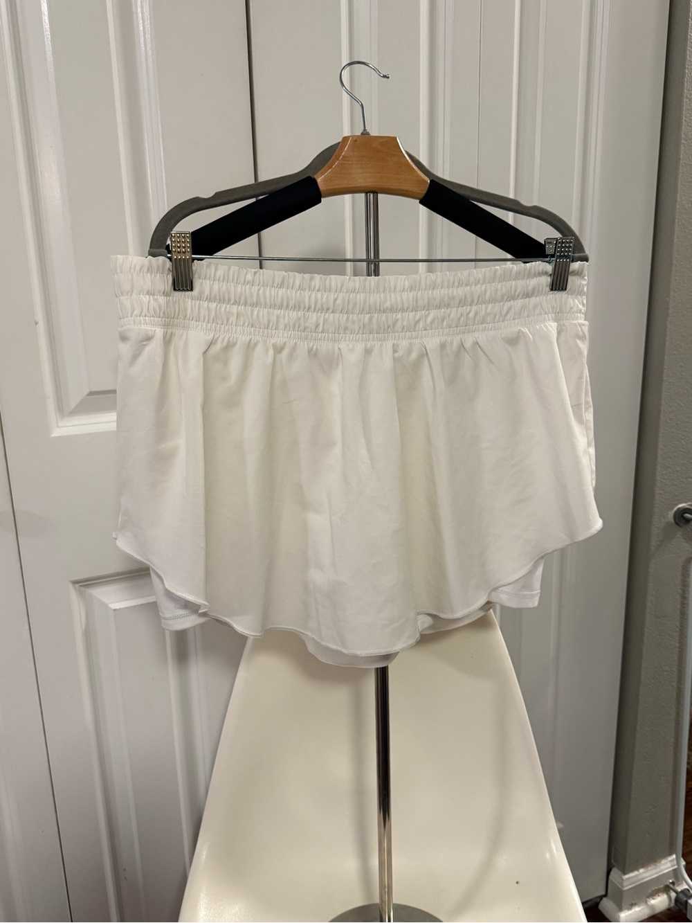Under Armour Cream Women's Athletic Skort Skirt with Elastic Waistband XL